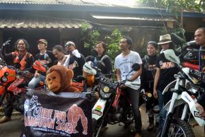 Slank melepas tim Ride for Orangutan dari ProFauna yang akan keliling Sumatera untuk kampanye orangutan
