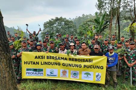 reboisasi hutan lindung Gunung Pucung